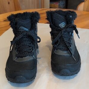 Merrell Women's Aurora Performance Hiking Black Winter Boots Size 7 EUC